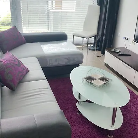 Charming In Riveira With Private Parking Ribeira