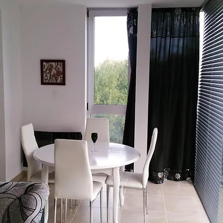 Charming In Riveira With Private Parking